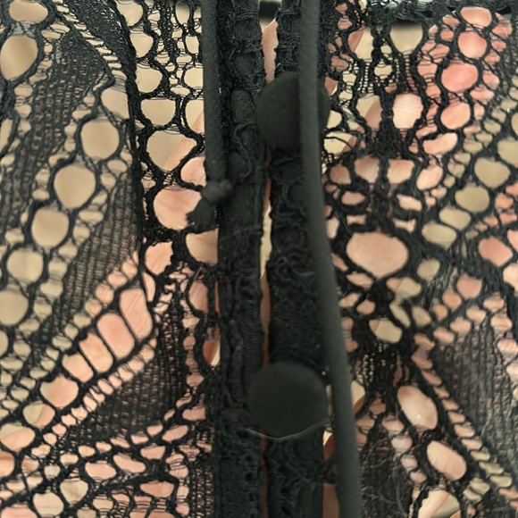 FOR LOVE OR LEMONS - lace pattern square neckline crop top black beige LARGE - Picture 11 of 11